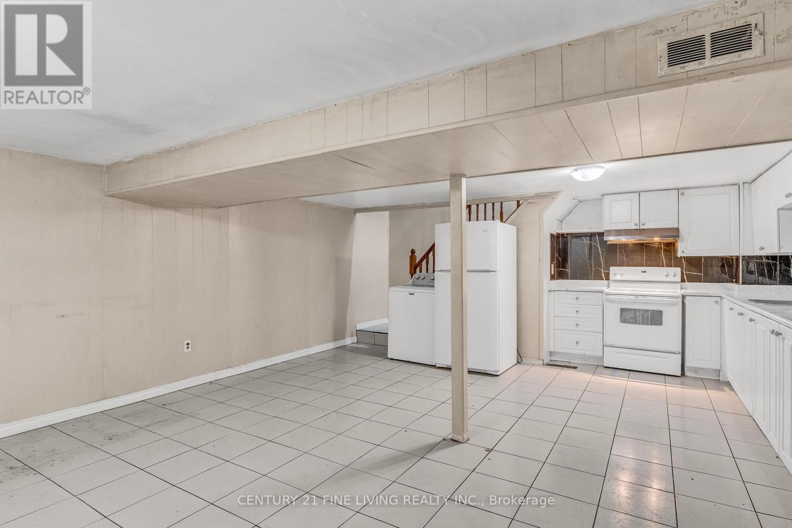 191 Folkstone Crescent, Brampton, Ontario L6T 3N2 - Photo 28 - W12523060