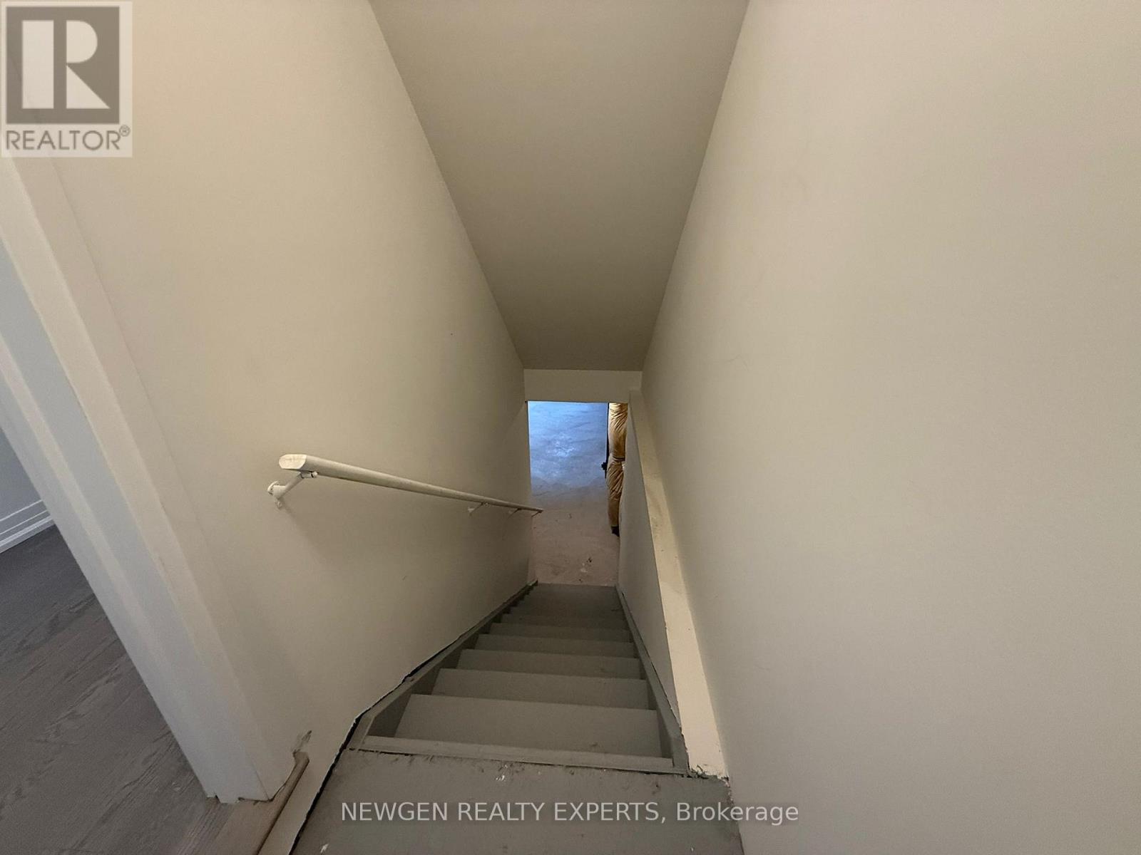 8 Mckernan Avenue, Brantford, Ontario  N3V 0C1 - Photo 25 - X12482129