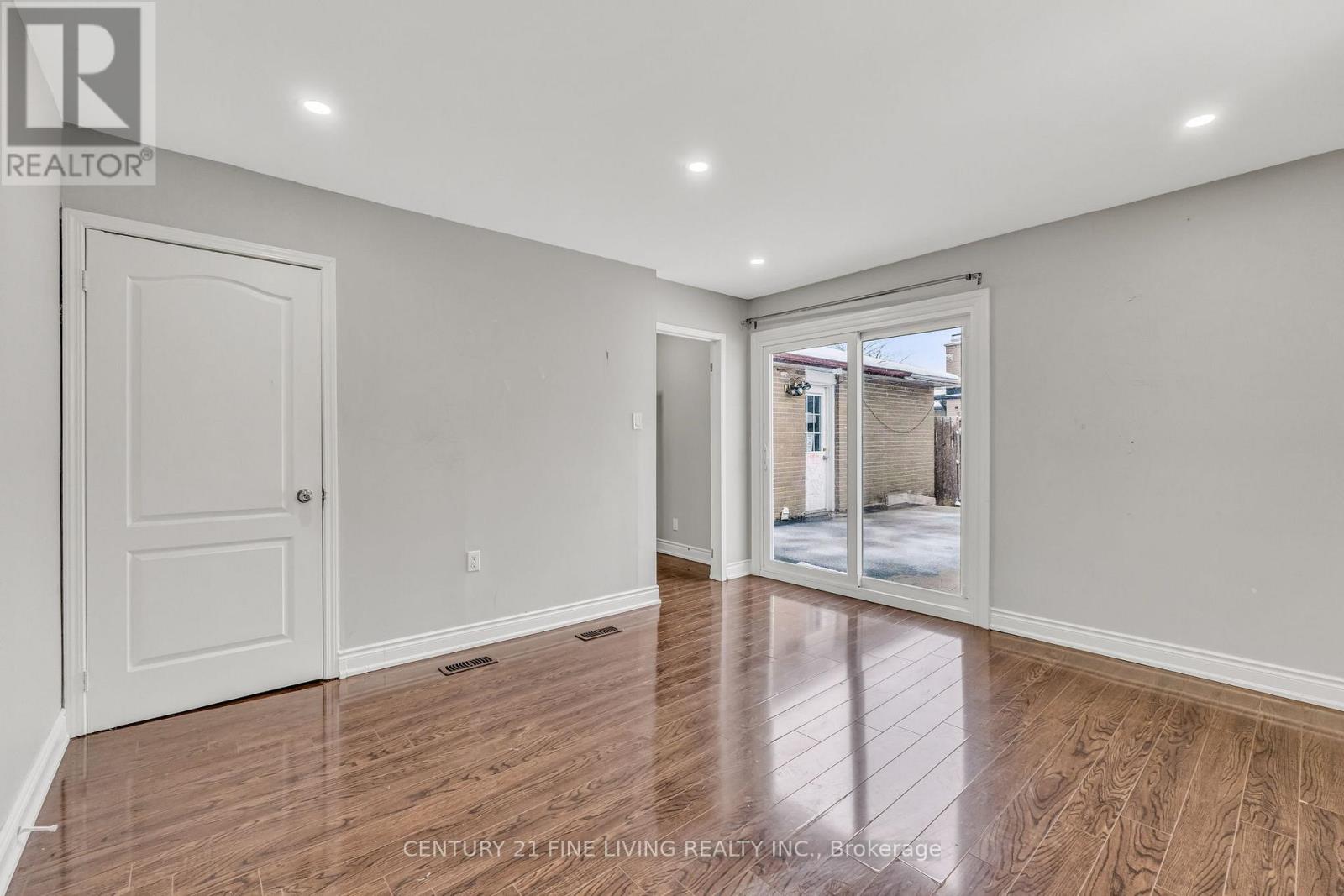 191 Folkstone Crescent, Brampton, Ontario L6T 3N2 - Photo 24 - W12523060