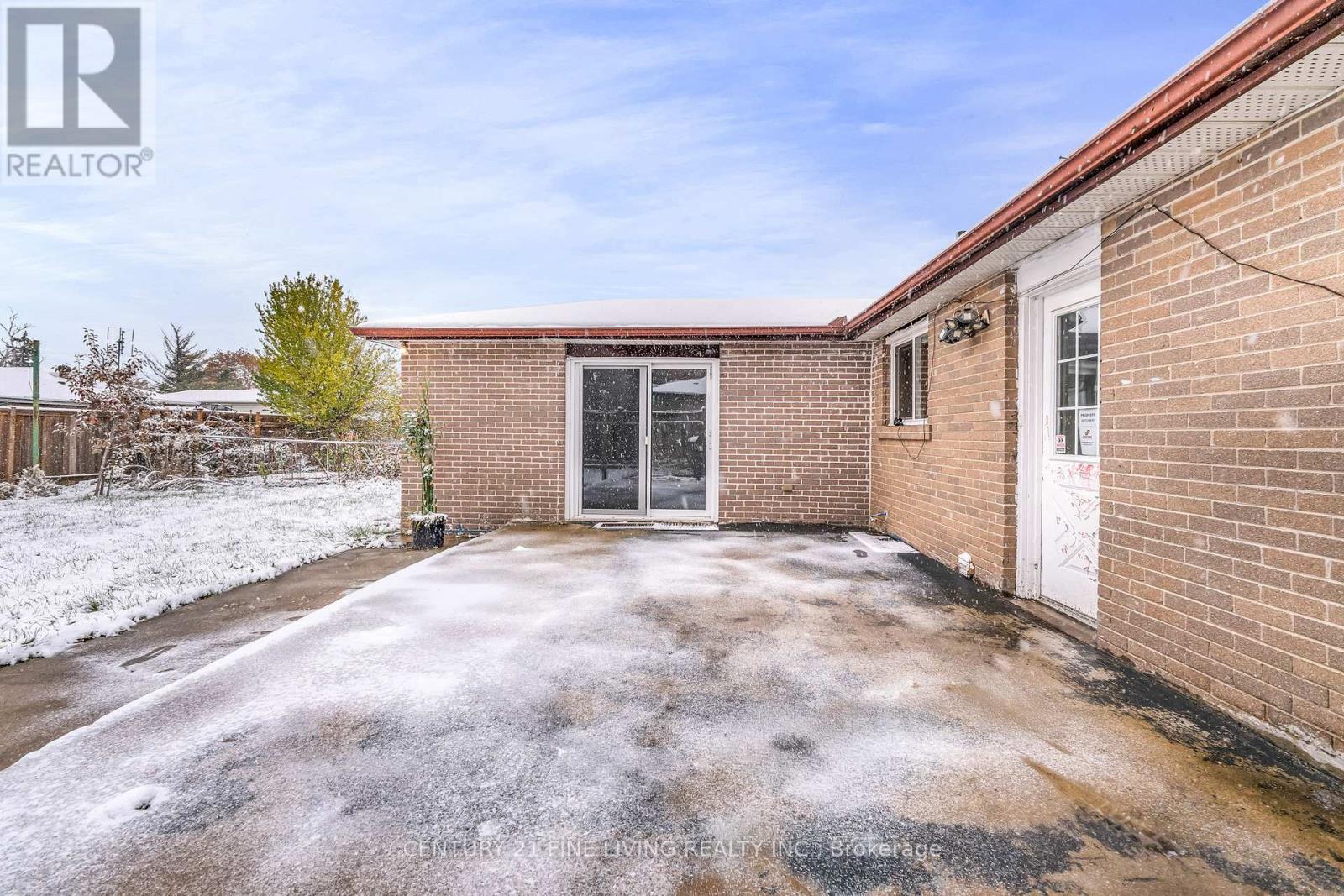 191 Folkstone Crescent, Brampton, Ontario L6T 3N2 - Photo 36 - W12523060