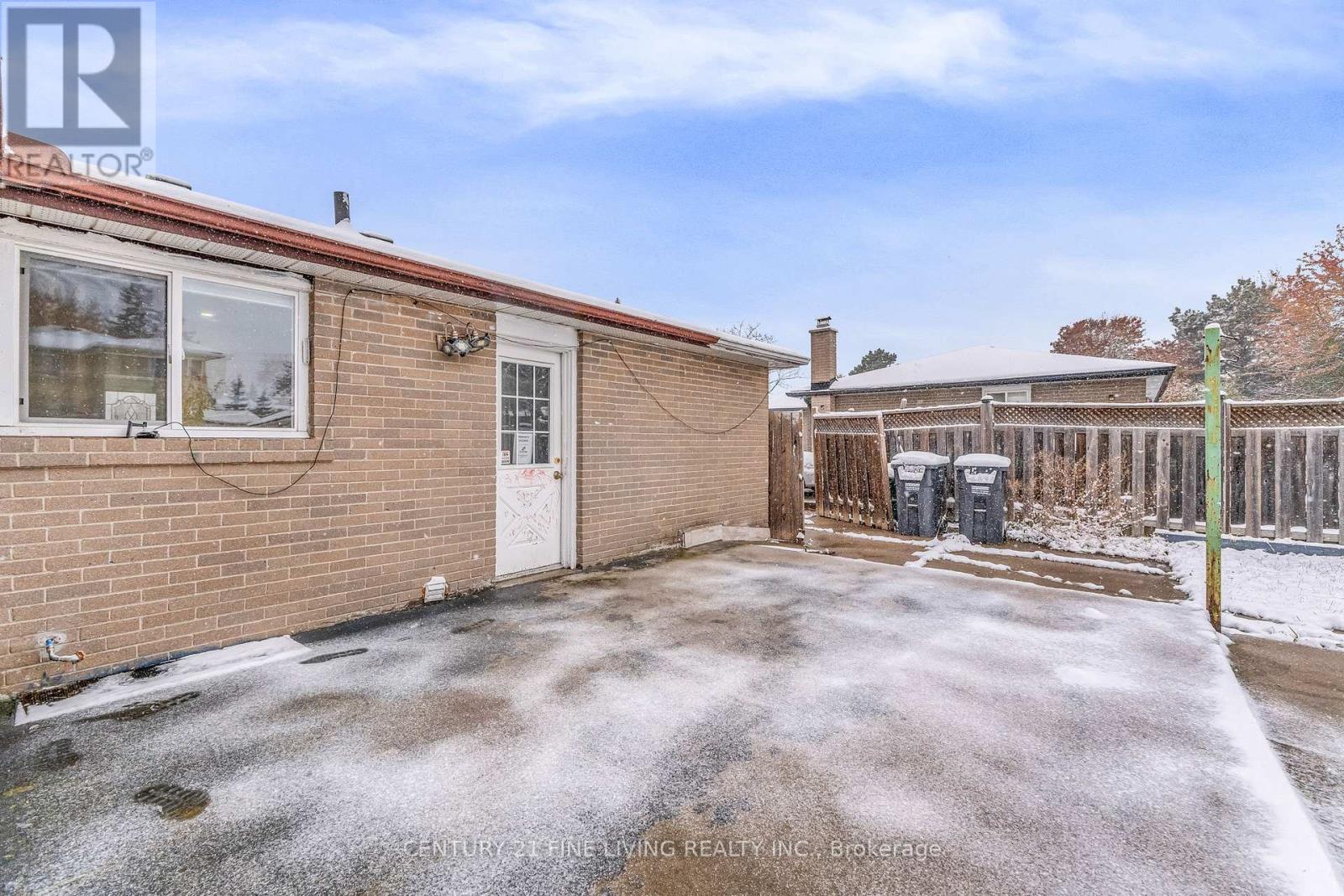 191 Folkstone Crescent, Brampton, Ontario L6T 3N2 - Photo 32 - W12523060