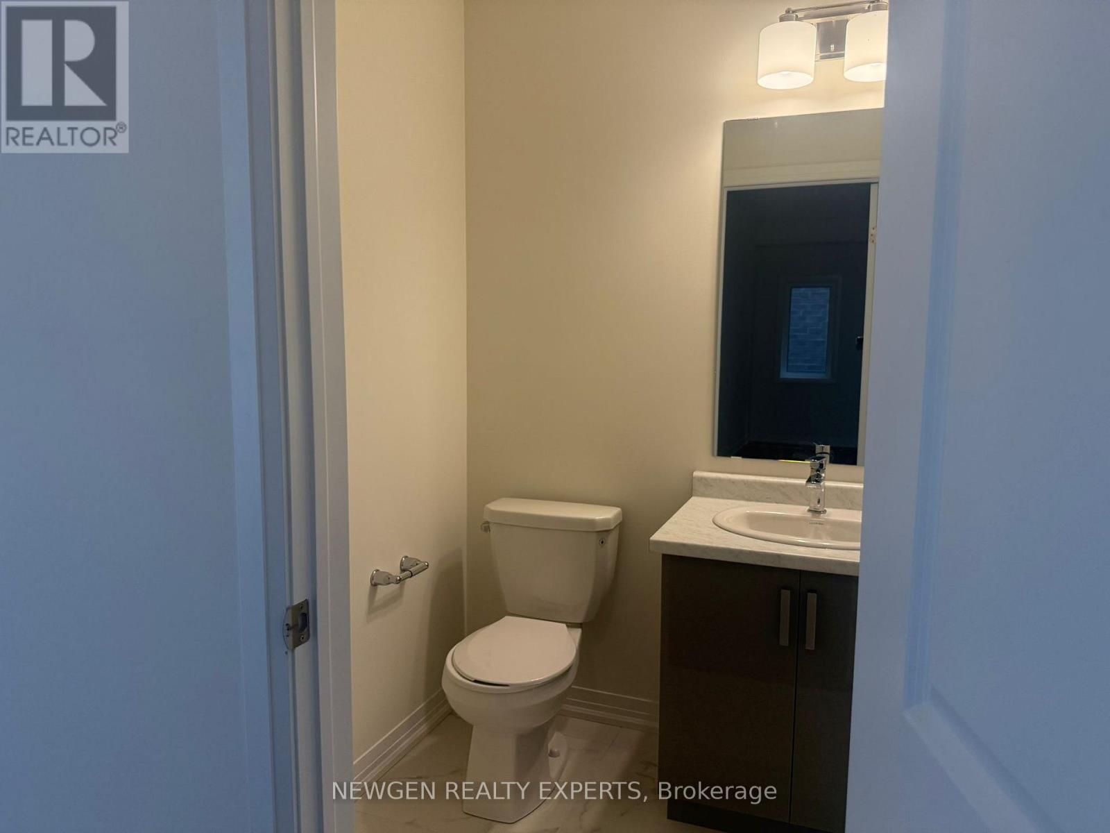 8 Mckernan Avenue, Brantford, Ontario  N3V 0C1 - Photo 9 - X12482129