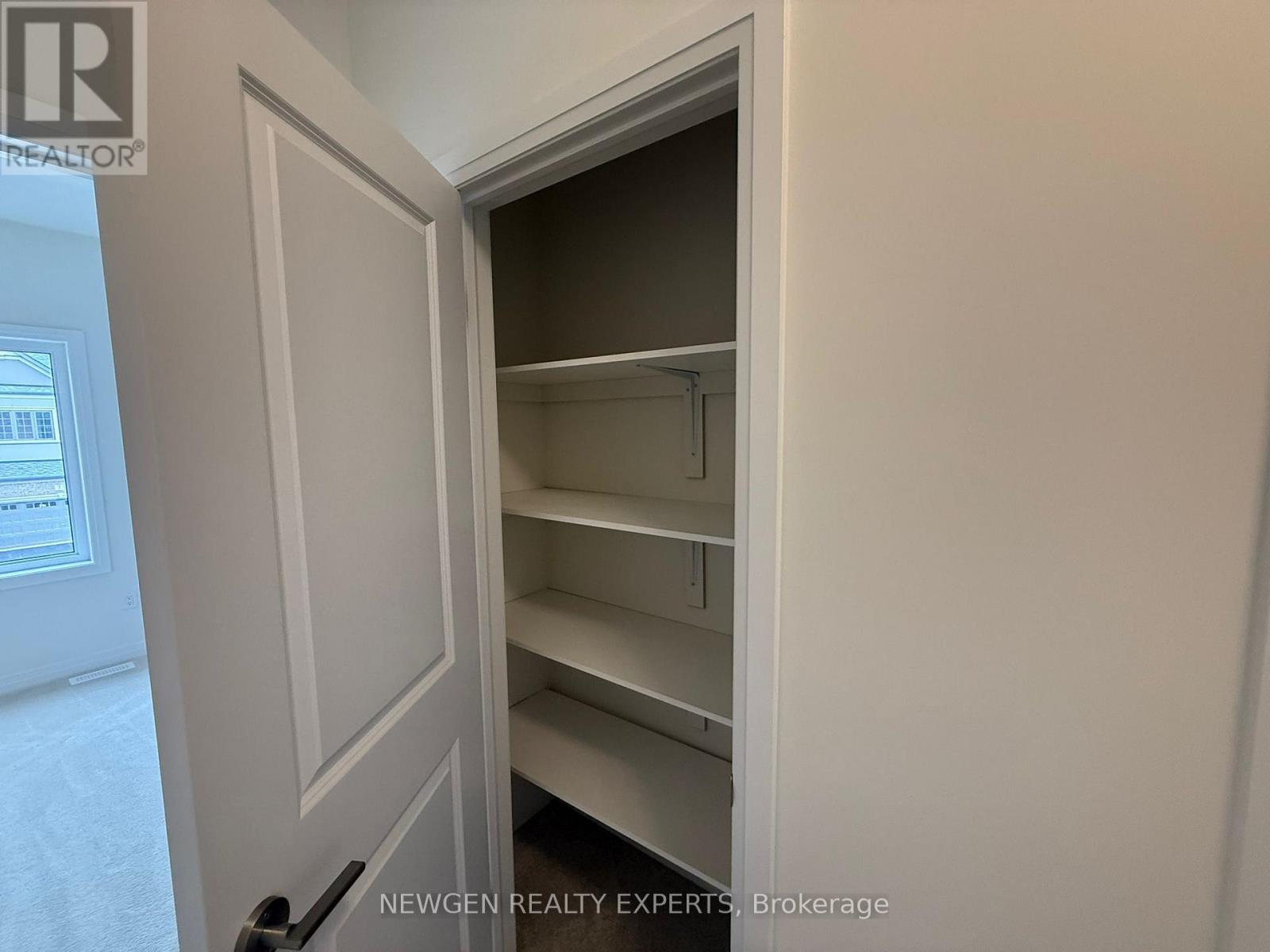 8 Mckernan Avenue, Brantford, Ontario  N3V 0C1 - Photo 18 - X12482129