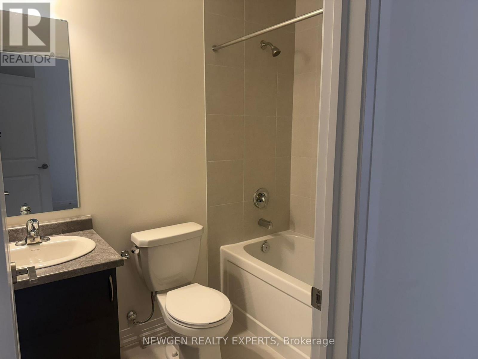 8 Mckernan Avenue, Brantford, Ontario  N3V 0C1 - Photo 22 - X12482129