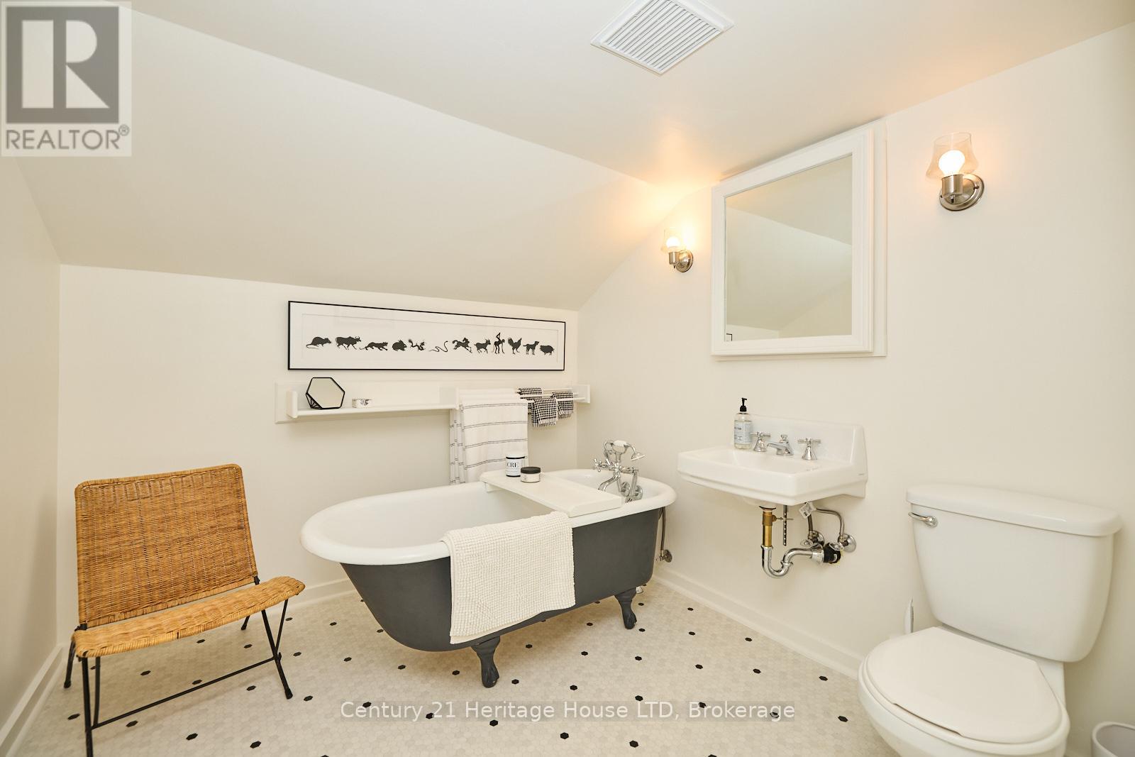 5930 Michener Road, Port Colborne, Ontario  L0S 1R0 - Photo 25 - X12154343