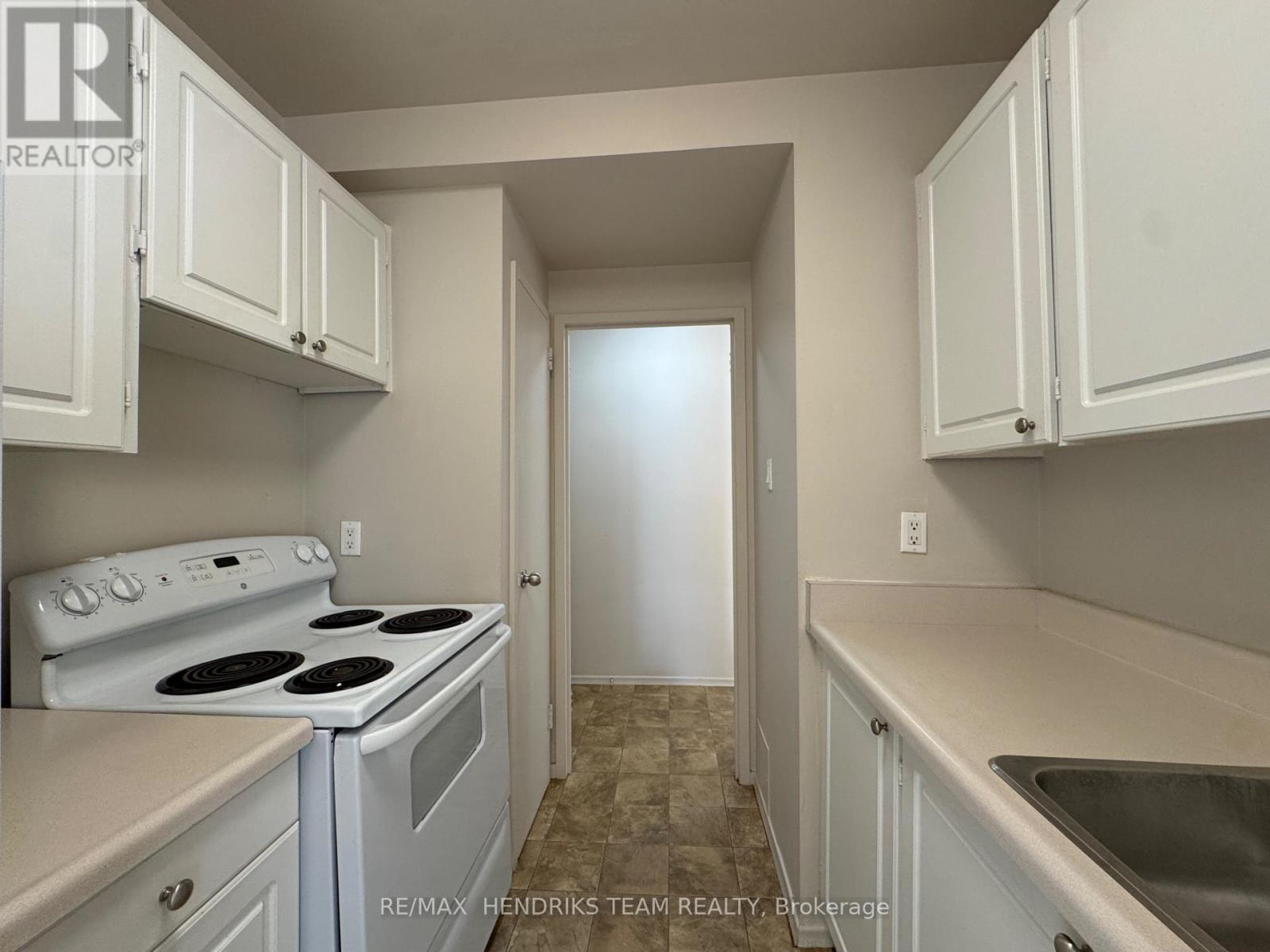 601 - 49 Leaside Drive, St. Catharines, Ontario  L2M 4G4 - Photo 6 - X12525562