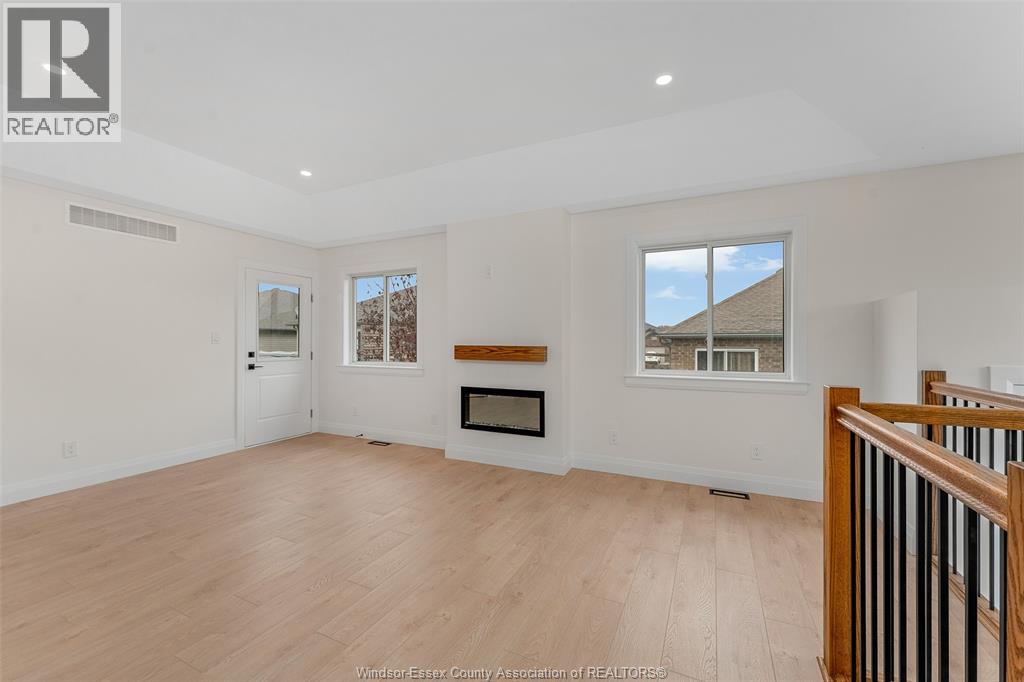 3202 Viola Crescent, Windsor, Ontario N8N 0A1 - Photo 10 - 25028435