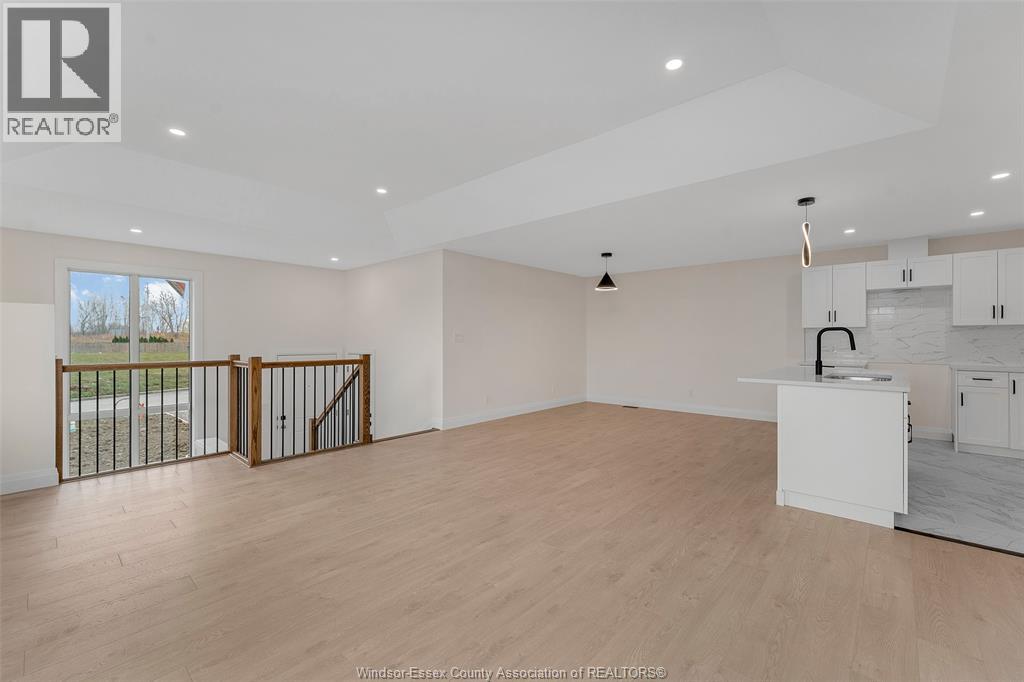 3202 Viola Crescent, Windsor, Ontario N8N 0A1 - Photo 12 - 25028435