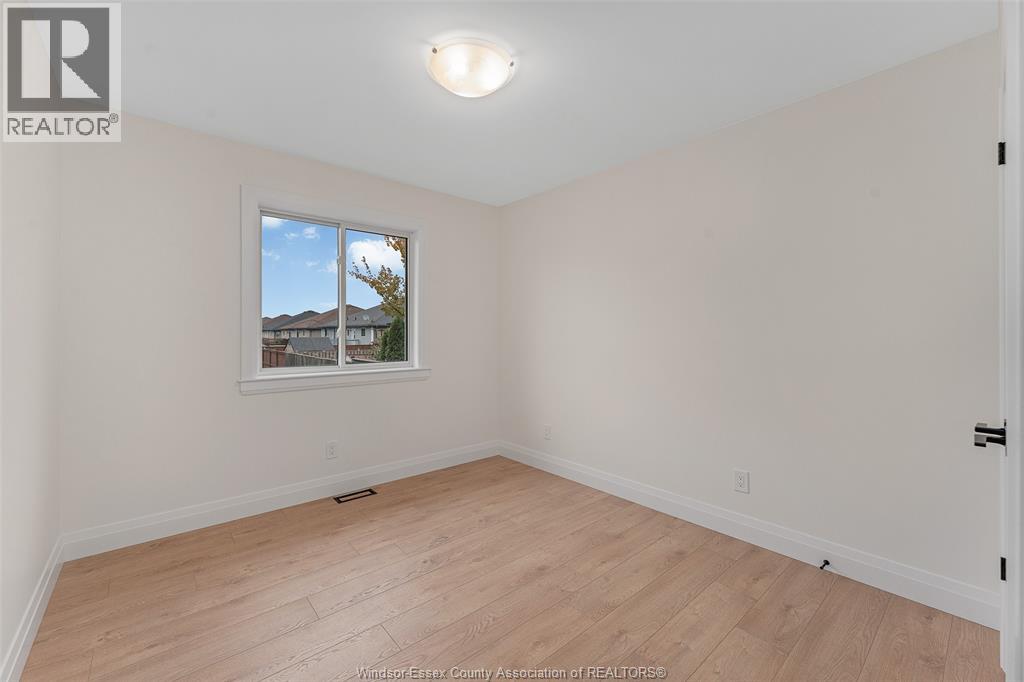 3202 Viola Crescent, Windsor, Ontario N8N 0A1 - Photo 20 - 25028435