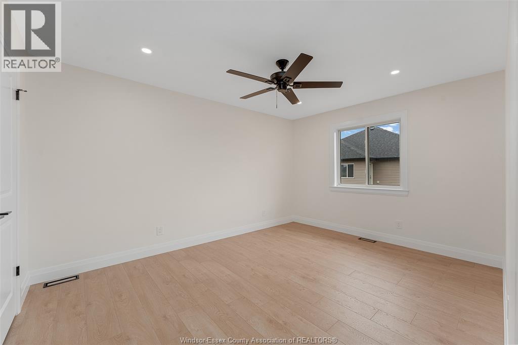 3202 Viola Crescent, Windsor, Ontario N8N 0A1 - Photo 21 - 25028435