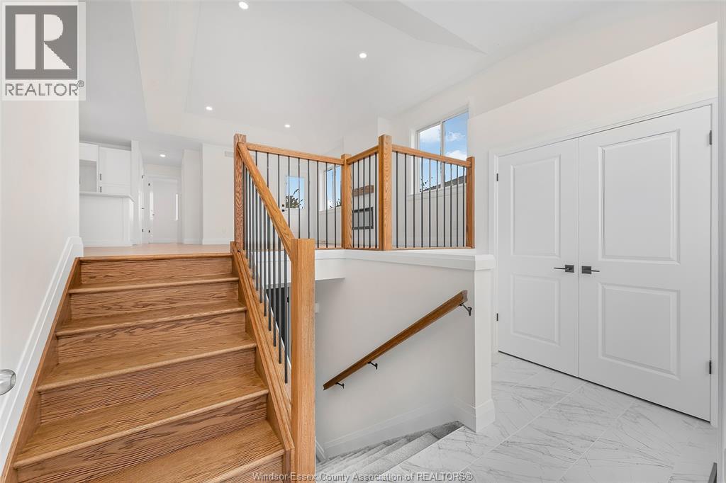 3202 Viola Crescent, Windsor, Ontario N8N 0A1 - Photo 6 - 25028435