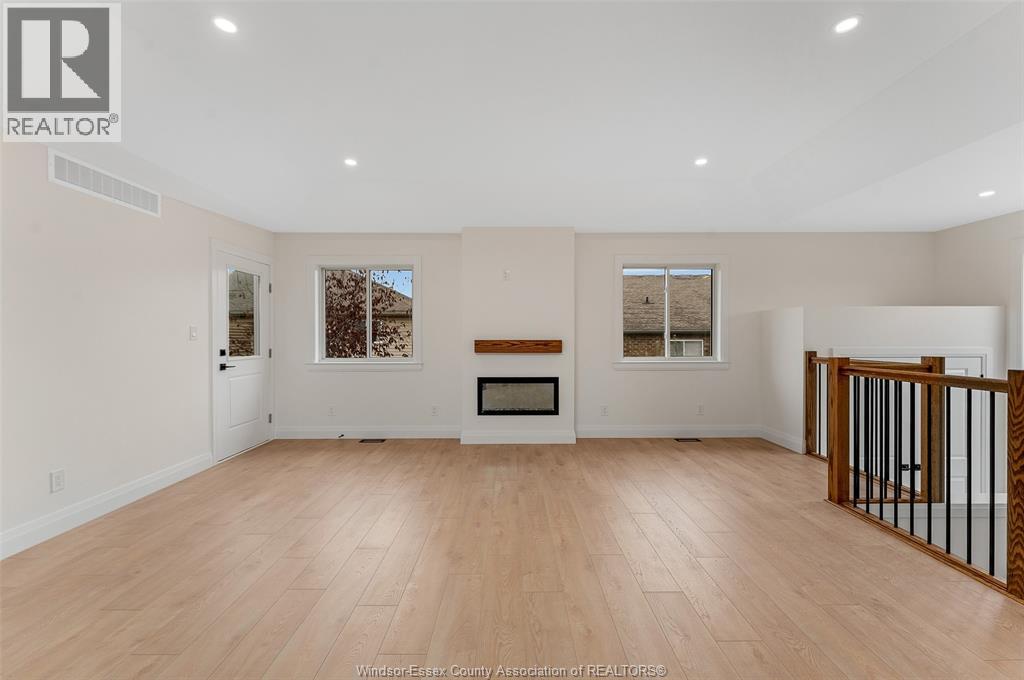 3202 Viola Crescent, Windsor, Ontario N8N 0A1 - Photo 8 - 25028435