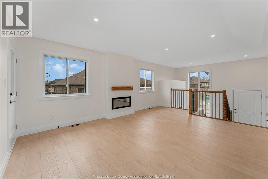 3202 Viola Crescent, Windsor, Ontario N8N 0A1 - Photo 9 - 25028435