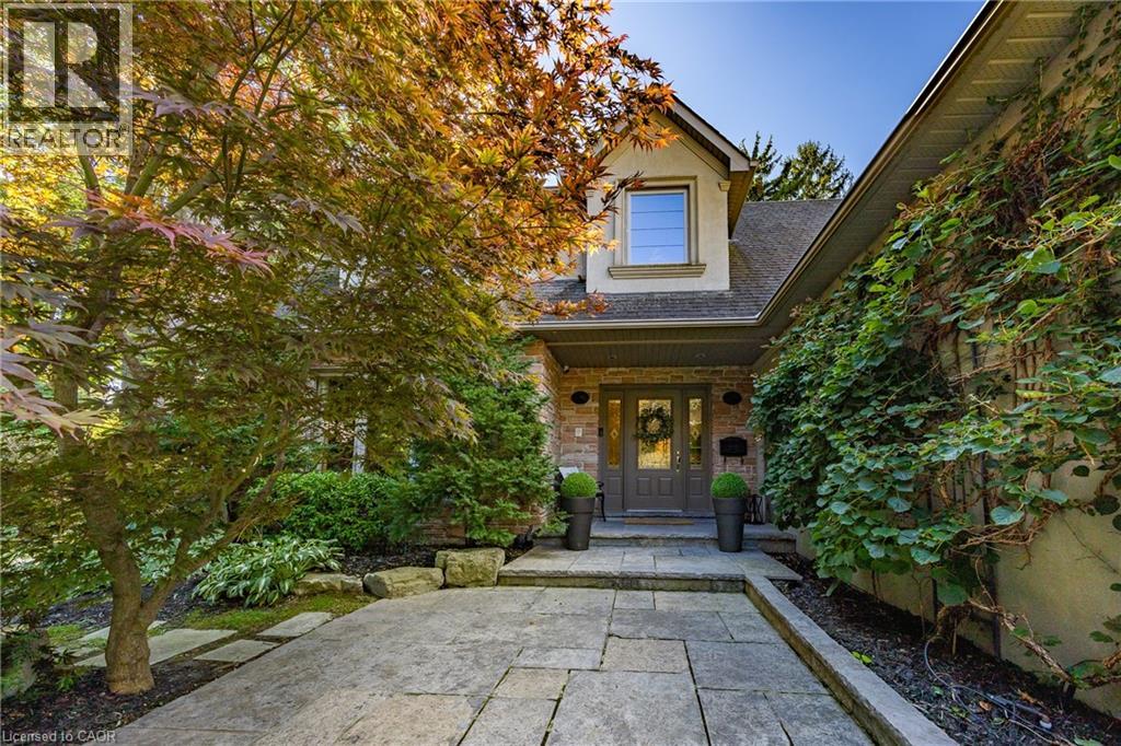 1338 Prince Albert Court, Mississauga, Ontario  L5H 3S1 - Photo 3 - 40786960