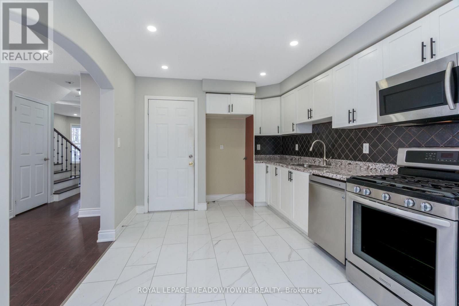 843 Thompson Road S, Milton, Ontario  L9T 6Y8 - Photo 15 - W12526700