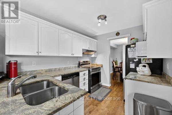 23 Oriska Way N, Ottawa, Ontario  K2J 4N7 - Photo 8 - X12519894
