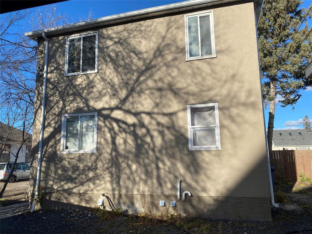 430 Nairn Avenue, Winnipeg, Manitoba  R2L 0X2 - Photo 3 - 202528184