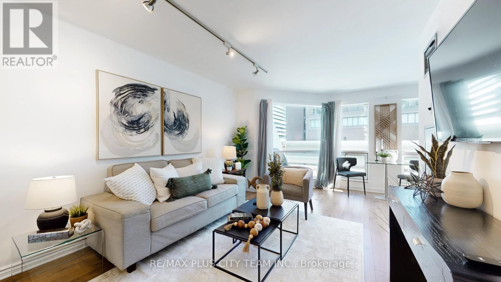 310 - 10 YONGE STREET, Toronto, Ontario