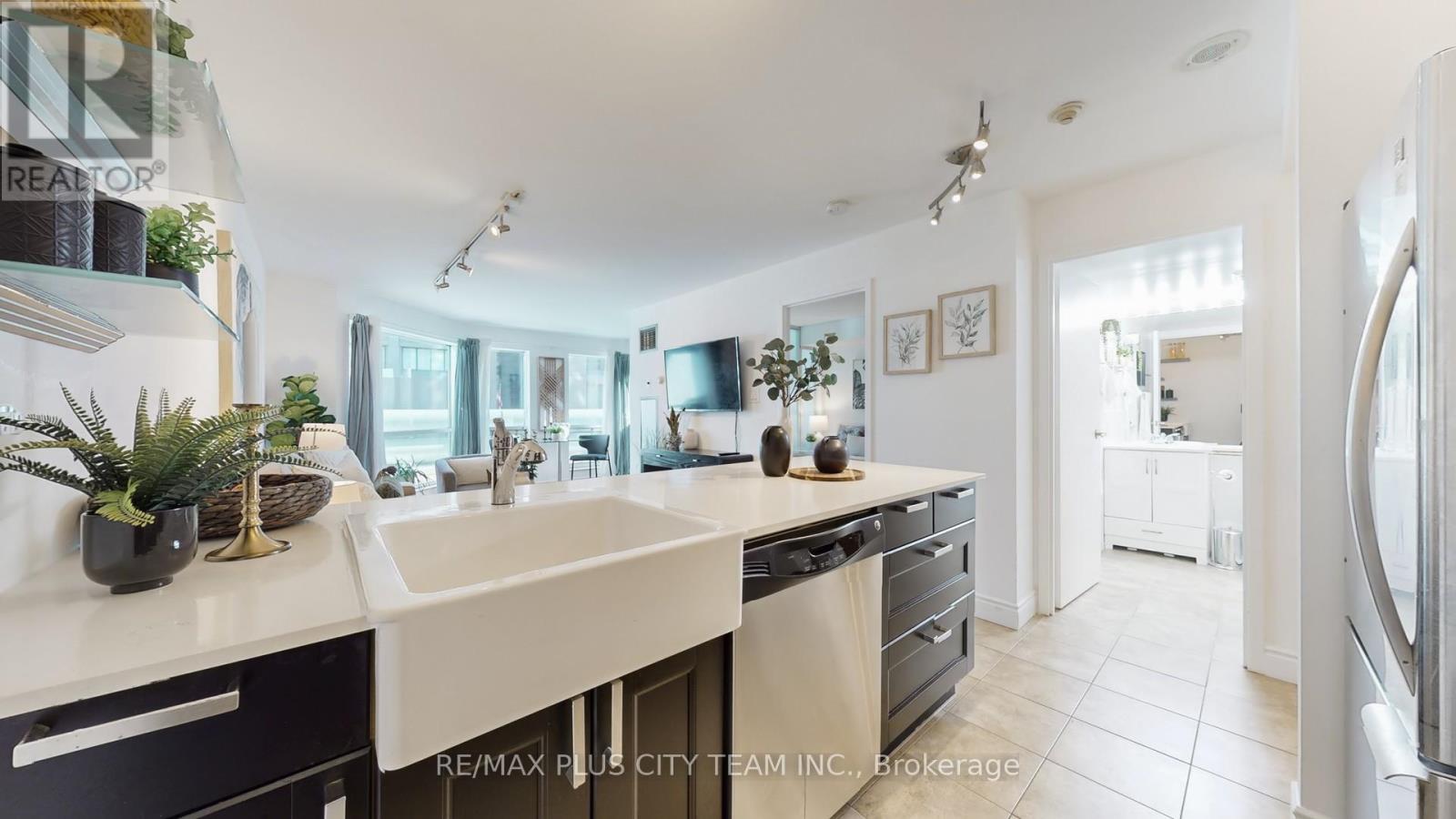 310 - 10 Yonge Street, Toronto, Ontario  M5E 1R4 - Photo 10 - C12528080