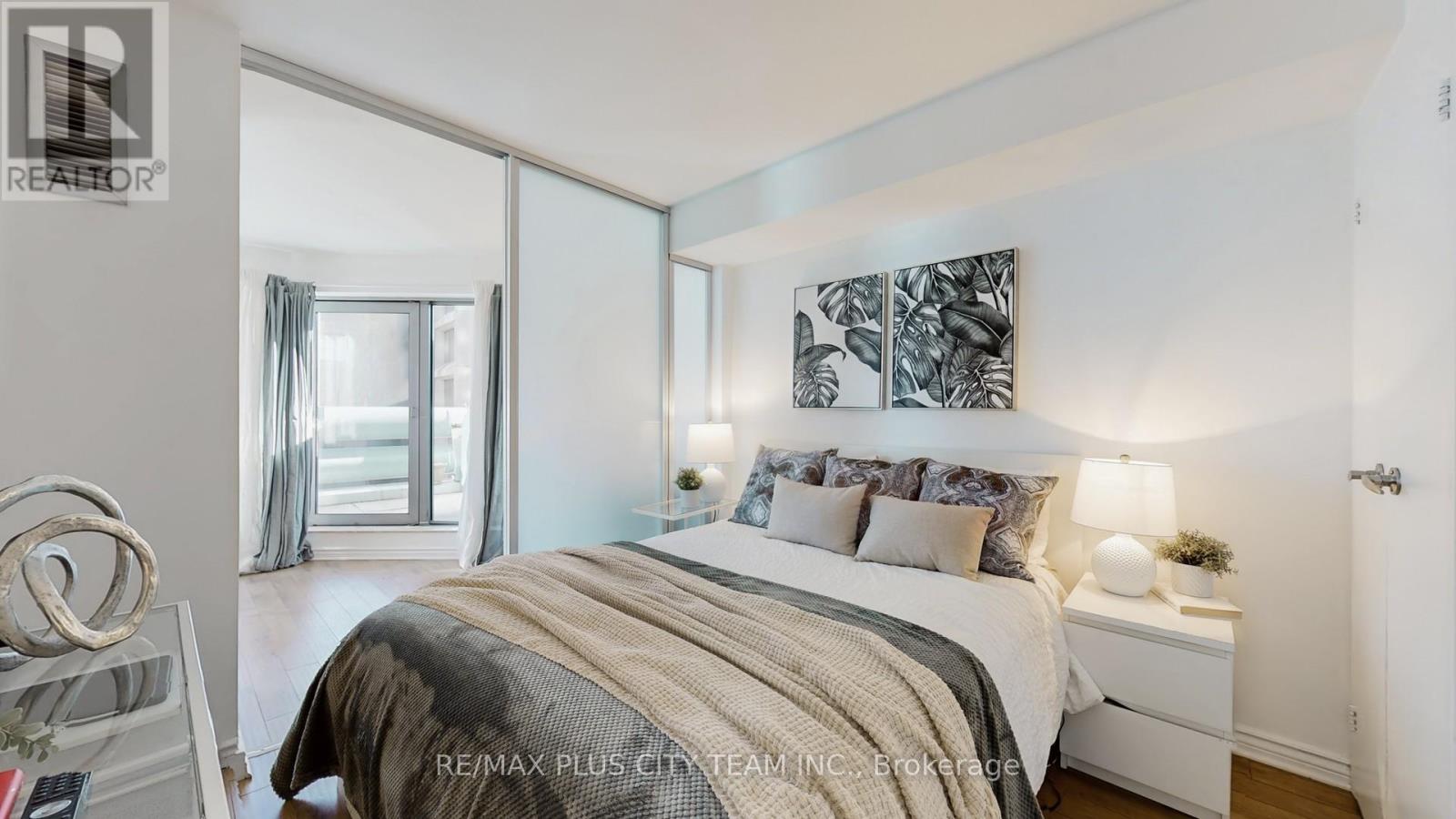 310 - 10 Yonge Street, Toronto, Ontario  M5E 1R4 - Photo 12 - C12528080