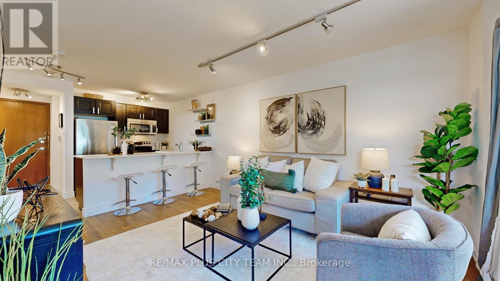 310 - 10 Yonge Street, Toronto, Ontario  M5E 1R4 - Photo 3 - C12528080