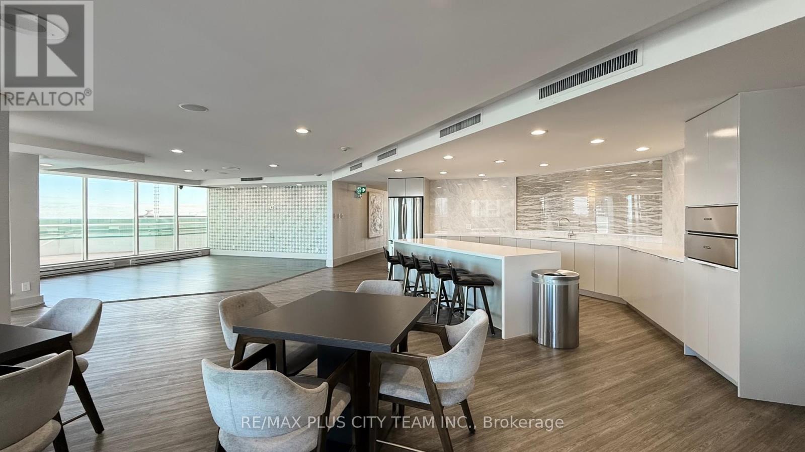 310 - 10 Yonge Street, Toronto, Ontario  M5E 1R4 - Photo 40 - C12528080