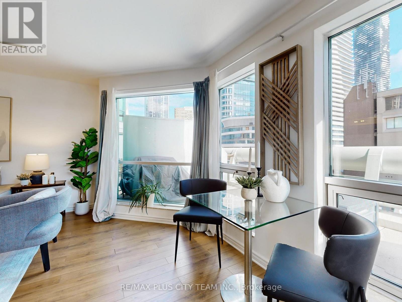 310 - 10 Yonge Street, Toronto, Ontario  M5E 1R4 - Photo 5 - C12528080