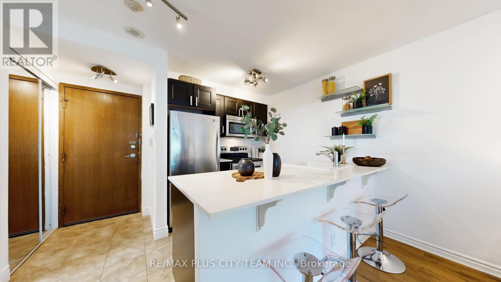 310 - 10 Yonge Street, Toronto, Ontario  M5E 1R4 - Photo 7 - C12528080