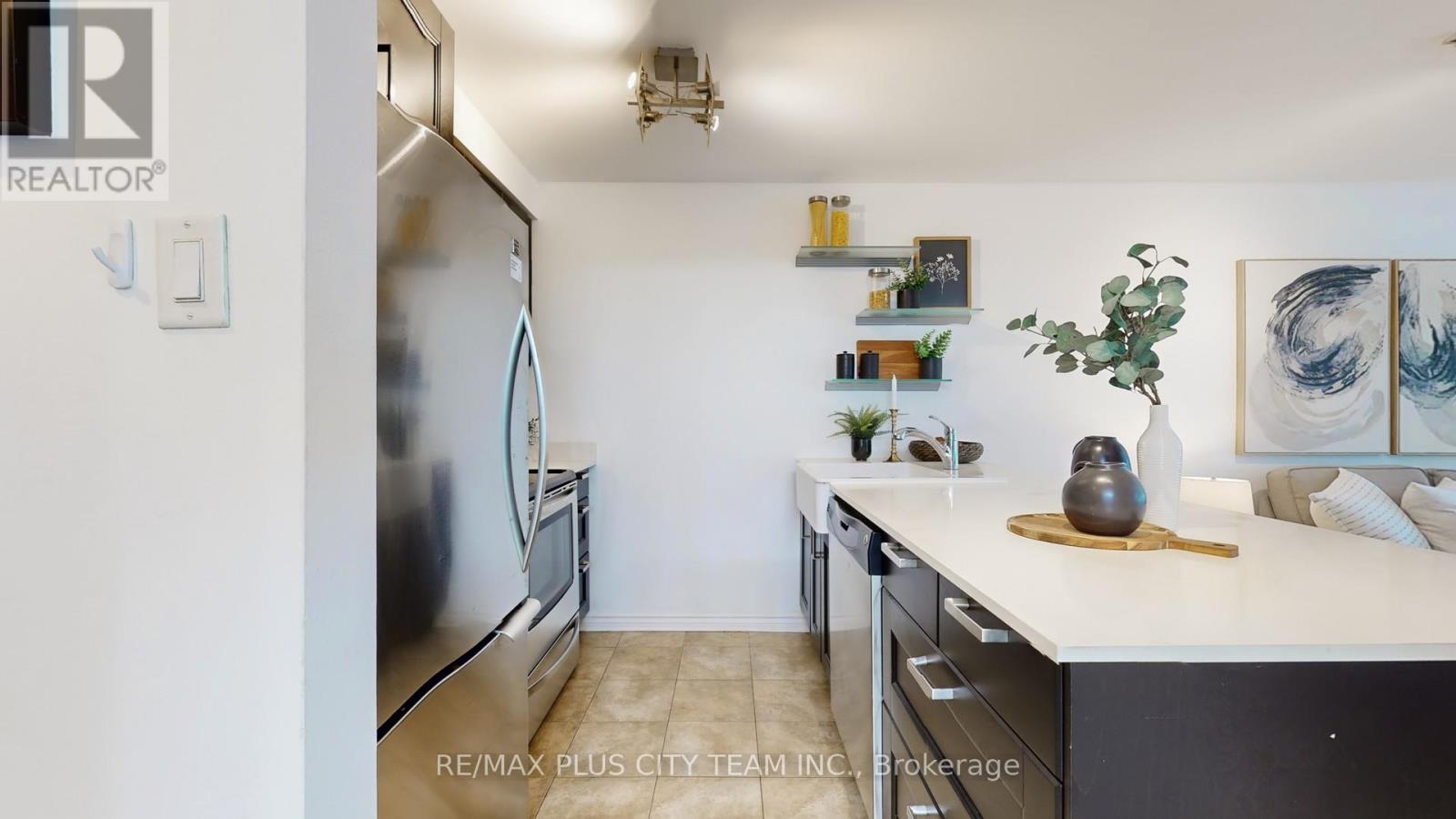 310 - 10 Yonge Street, Toronto, Ontario  M5E 1R4 - Photo 8 - C12528080