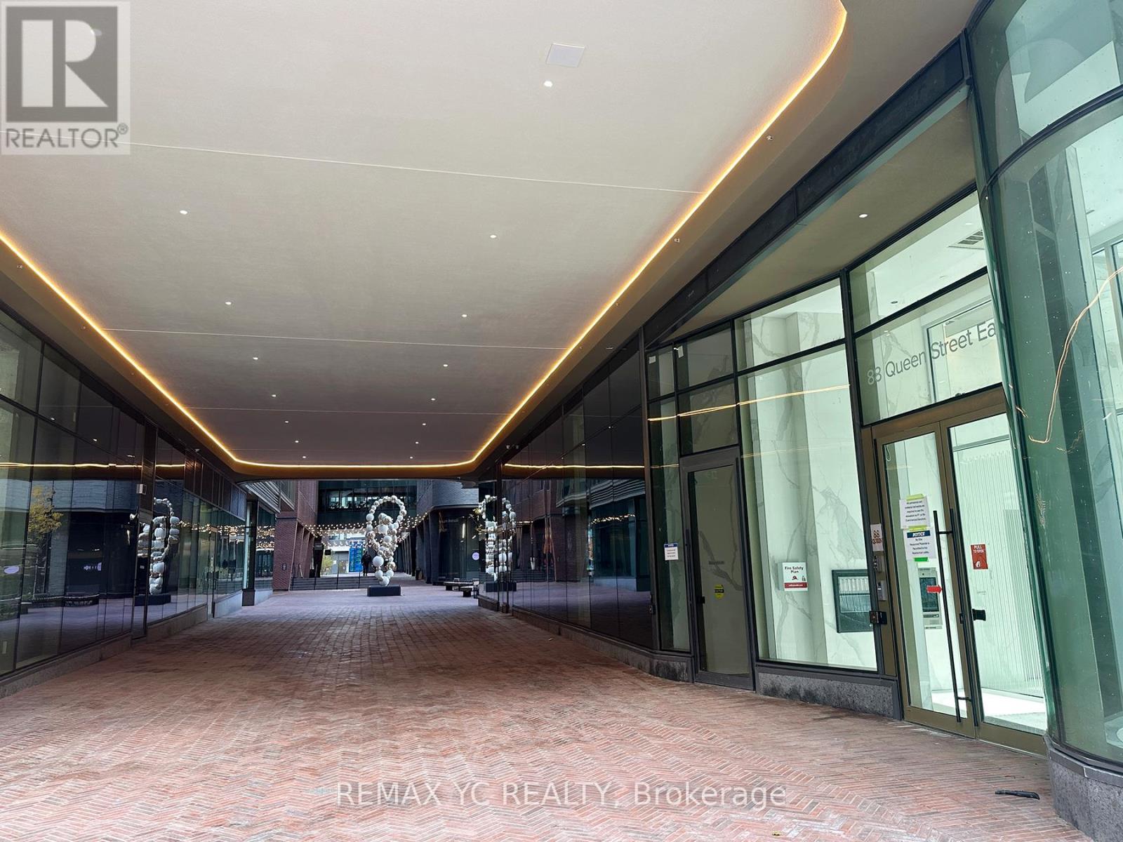 5008 - 88 Queen Street E, Toronto, Ontario  M5C 0B6 - Photo 2 - C12528230