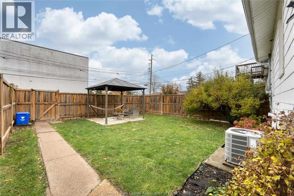 1277 Lincoln, Windsor, Ontario  N8Y 2H9 - Photo 35 - 25028422