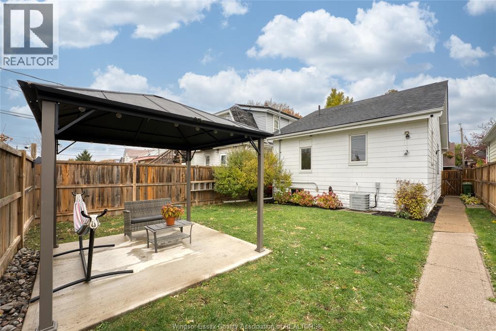 1277 Lincoln, Windsor, Ontario  N8Y 2H9 - Photo 36 - 25028422
