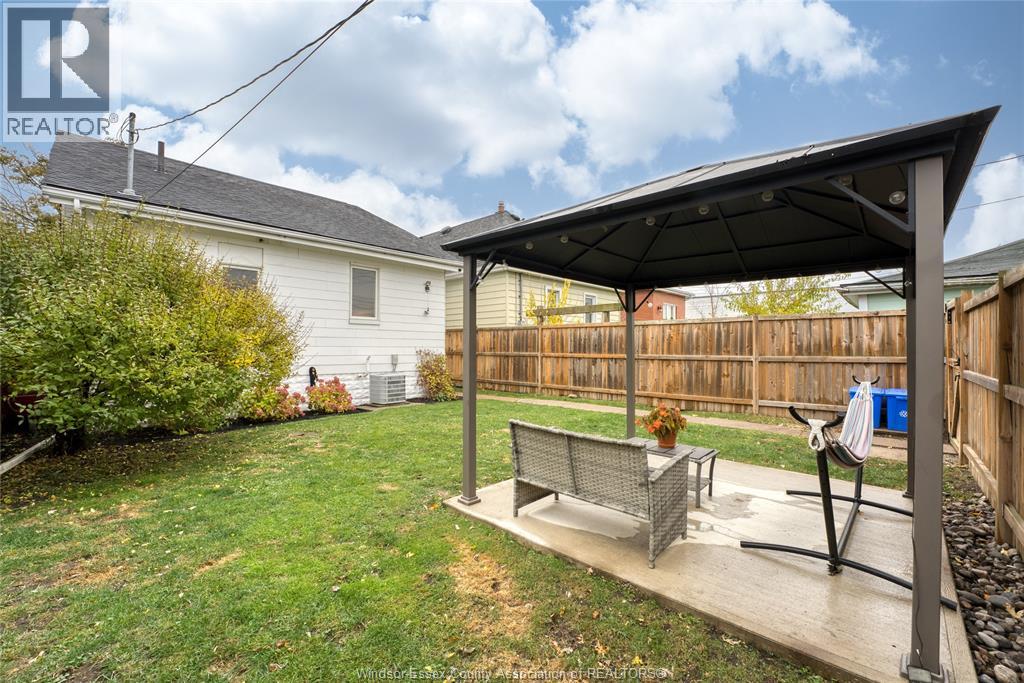 1277 Lincoln, Windsor, Ontario  N8Y 2H9 - Photo 37 - 25028422