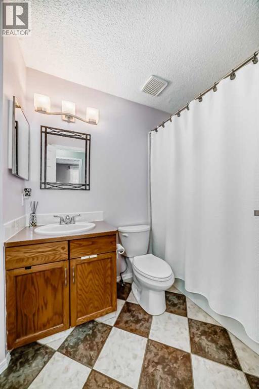 110 Applebrook Circle Se, Calgary, Alberta  T2A 7T3 - Photo 17 - A2245098