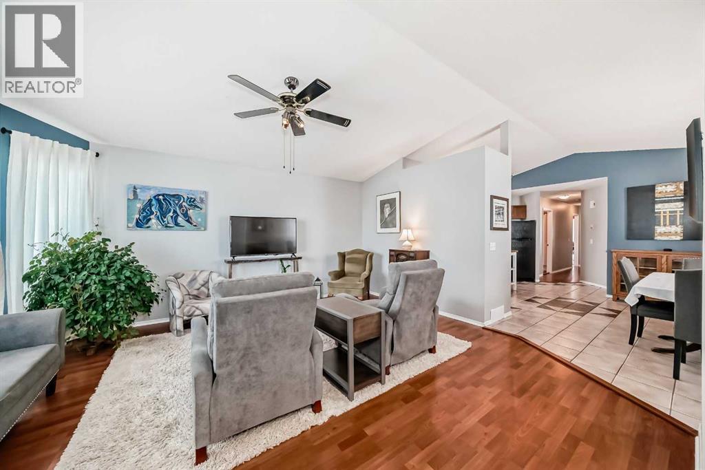 110 Applebrook Circle Se, Calgary, Alberta  T2A 7T3 - Photo 5 - A2245098