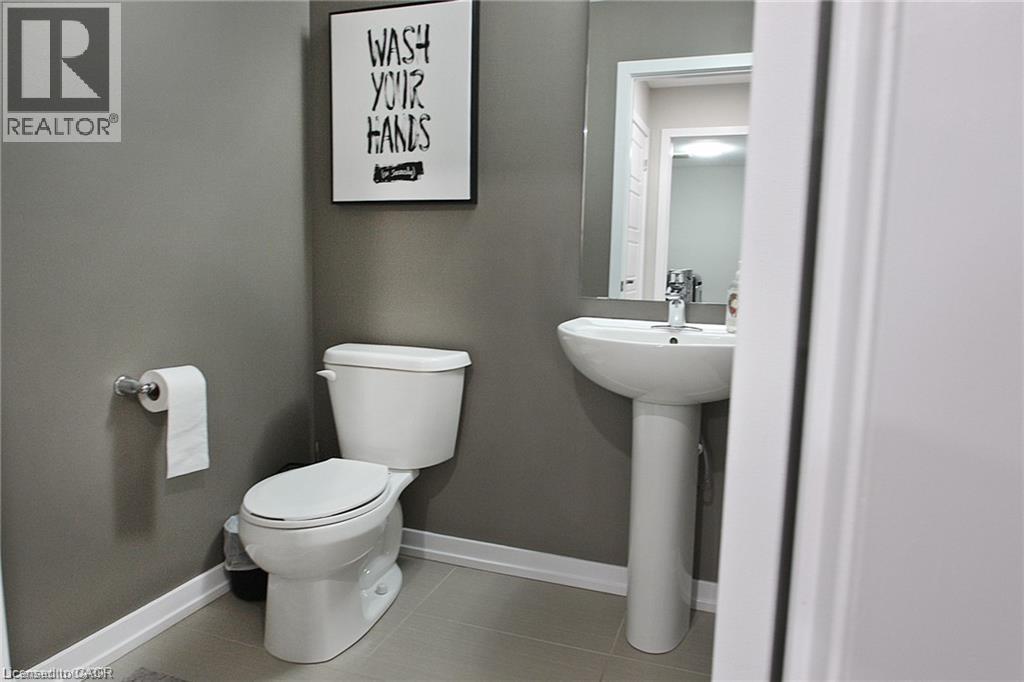 23 Scarletwood Street, Hamilton, Ontario  L8J 0K8 - Photo 11 - 40783813