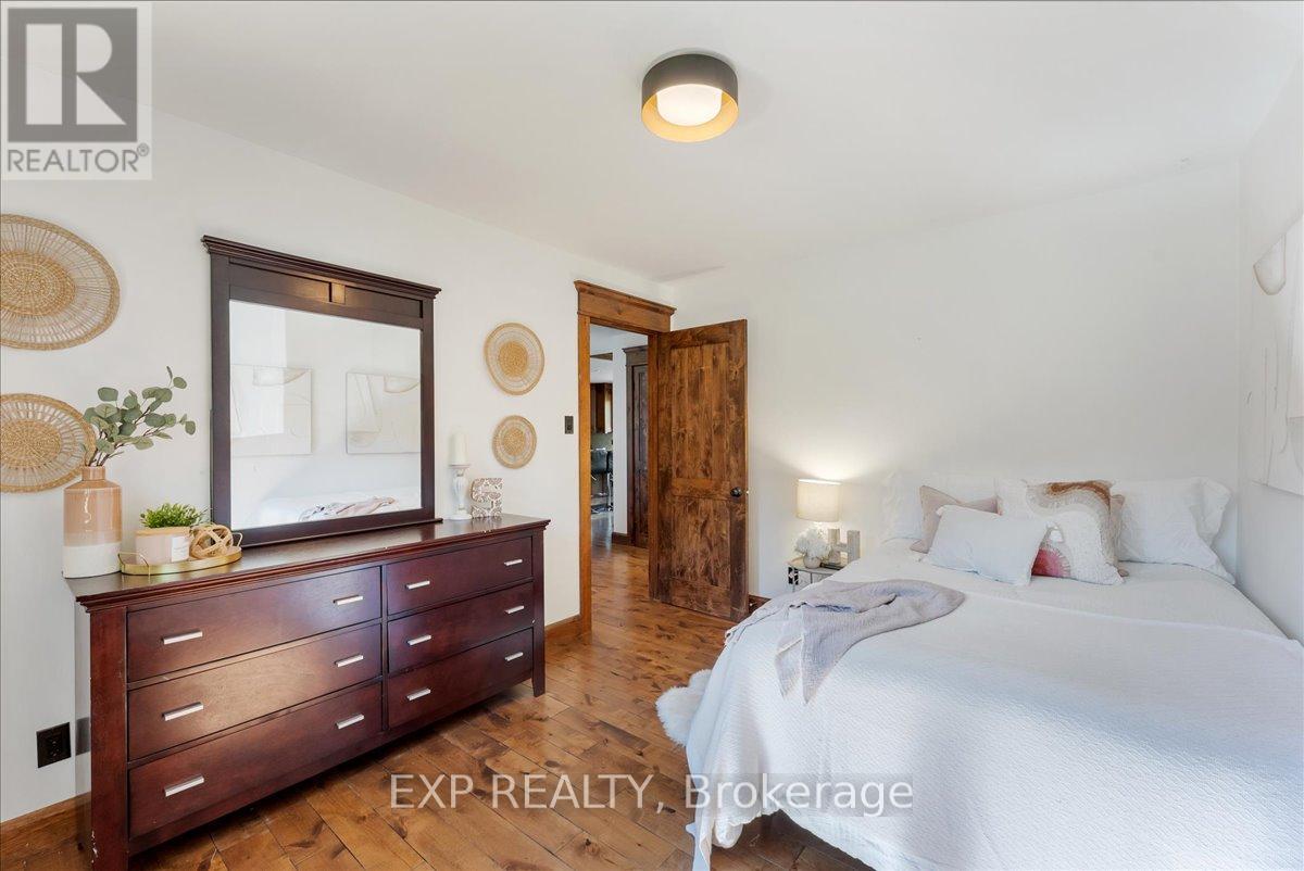 857 Cedar Glen Road, Kawartha Lakes (Verulam), Ontario  K0M 1L0 - Photo 25 - X12528380