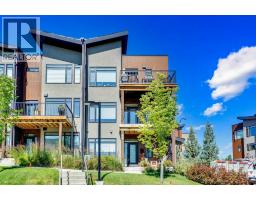 19 Royal Elm Green NW Royal Oak