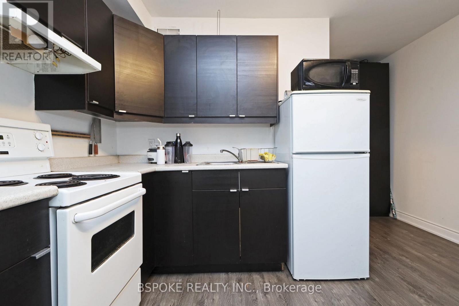 Bsmt - 176 Hiawatha Road, Toronto, Ontario  M4L 2X9 - Photo 2 - E12528060