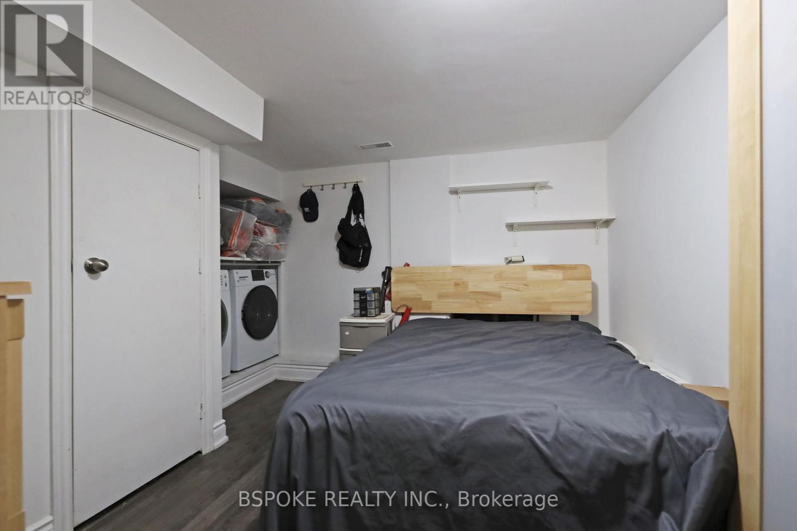 Bsmt - 176 Hiawatha Road, Toronto, Ontario  M4L 2X9 - Photo 9 - E12528060