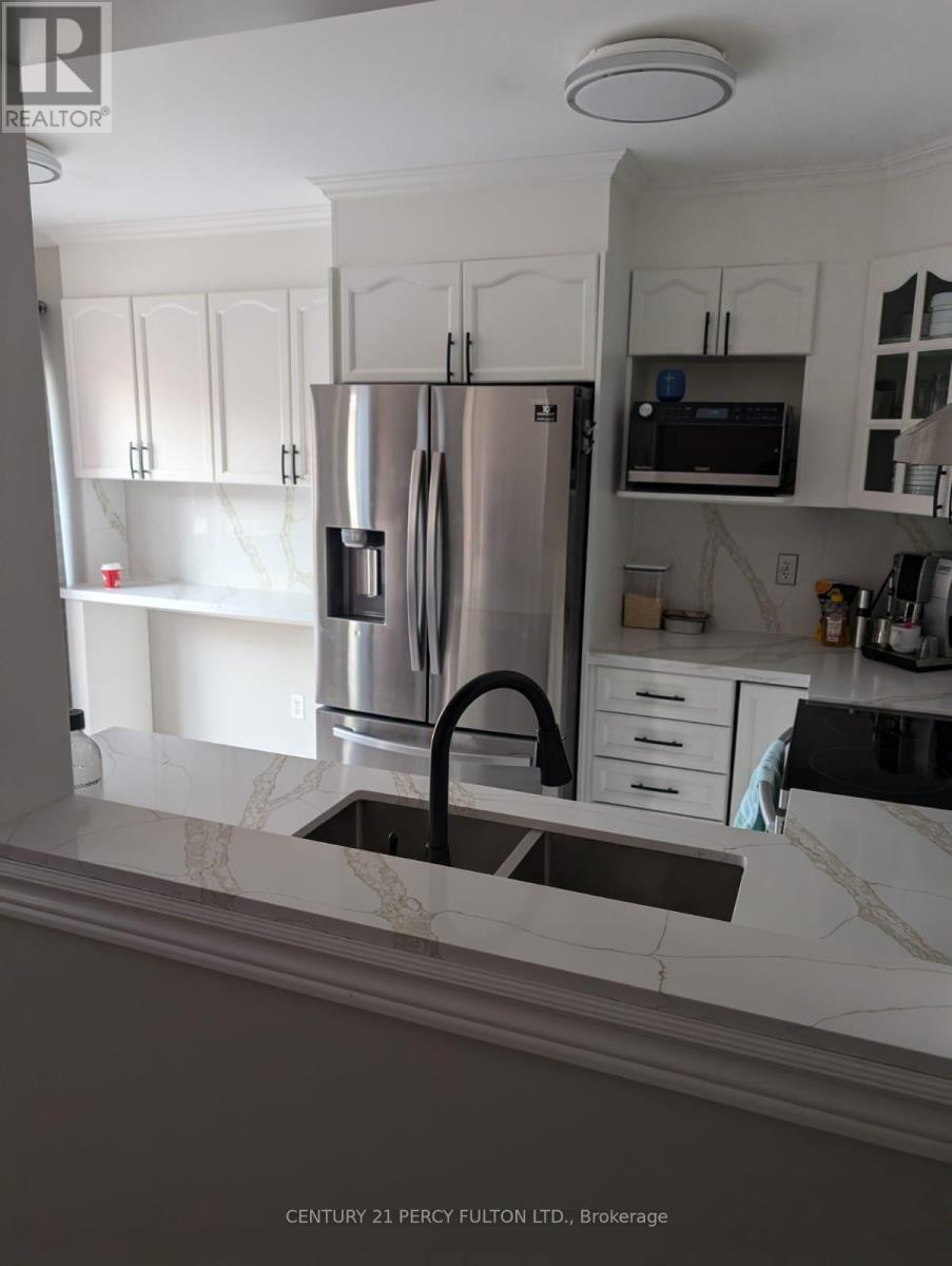 71 Barchester Crescent, Whitby, Ontario  L1M 2L6 - Photo 6 - E12528068