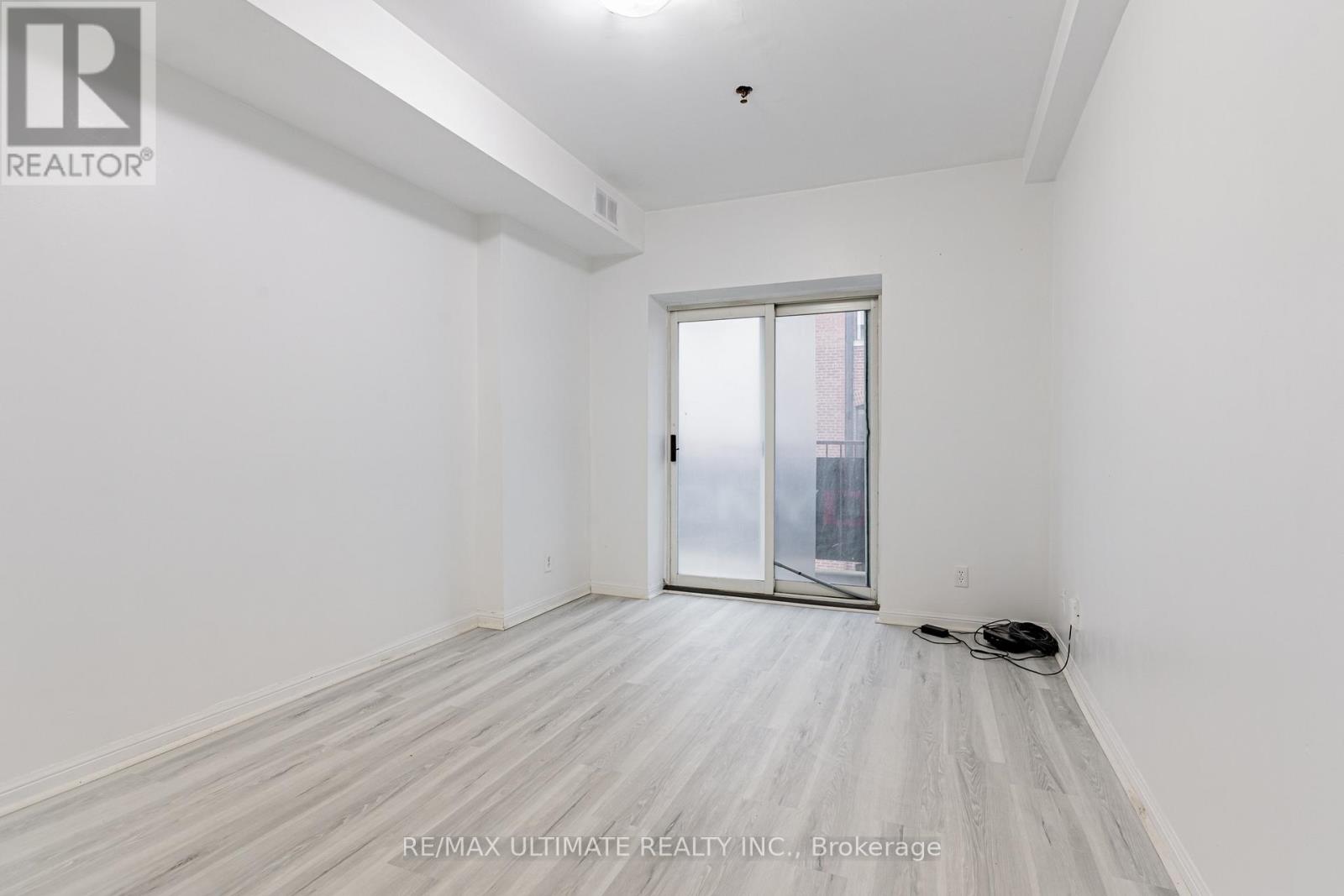4 - 966 Queen Street E, Toronto, Ontario  M4M 1K1 - Photo 10 - E12528078