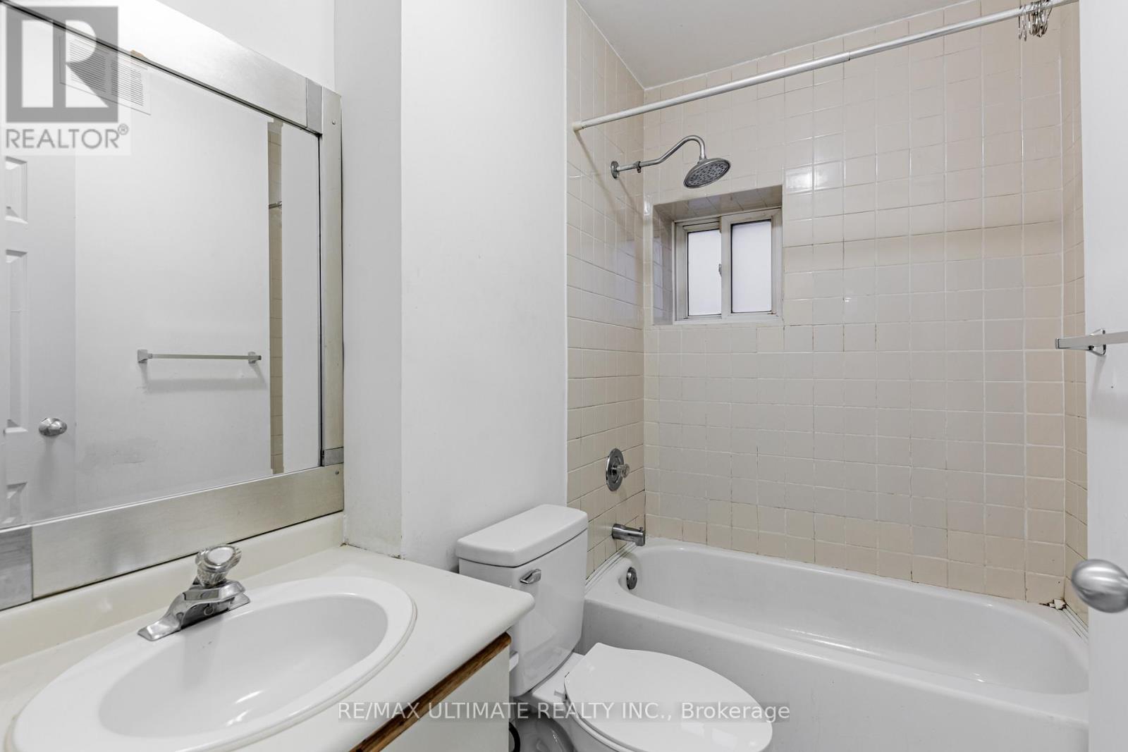 4 - 966 Queen Street E, Toronto, Ontario  M4M 1K1 - Photo 11 - E12528078