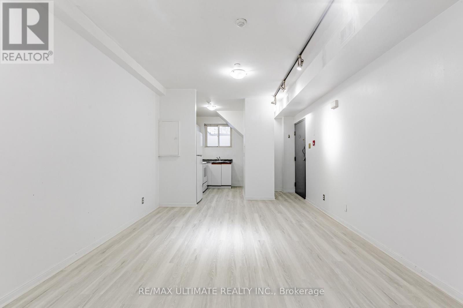 4 - 966 Queen Street E, Toronto, Ontario  M4M 1K1 - Photo 5 - E12528078