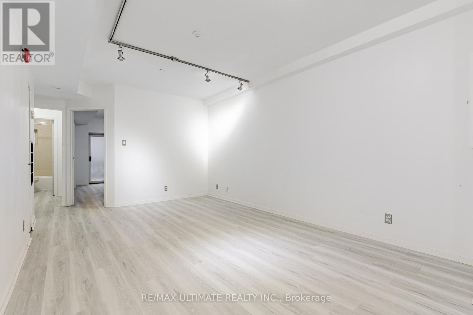 4 - 966 Queen Street E, Toronto, Ontario  M4M 1K1 - Photo 6 - E12528078