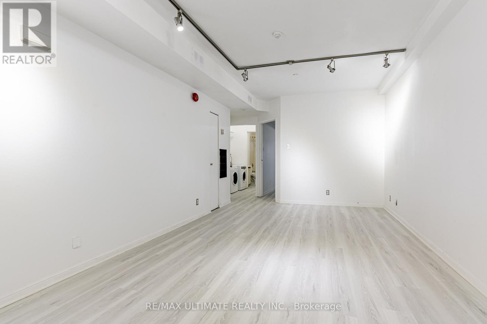4 - 966 Queen Street E, Toronto, Ontario  M4M 1K1 - Photo 8 - E12528078
