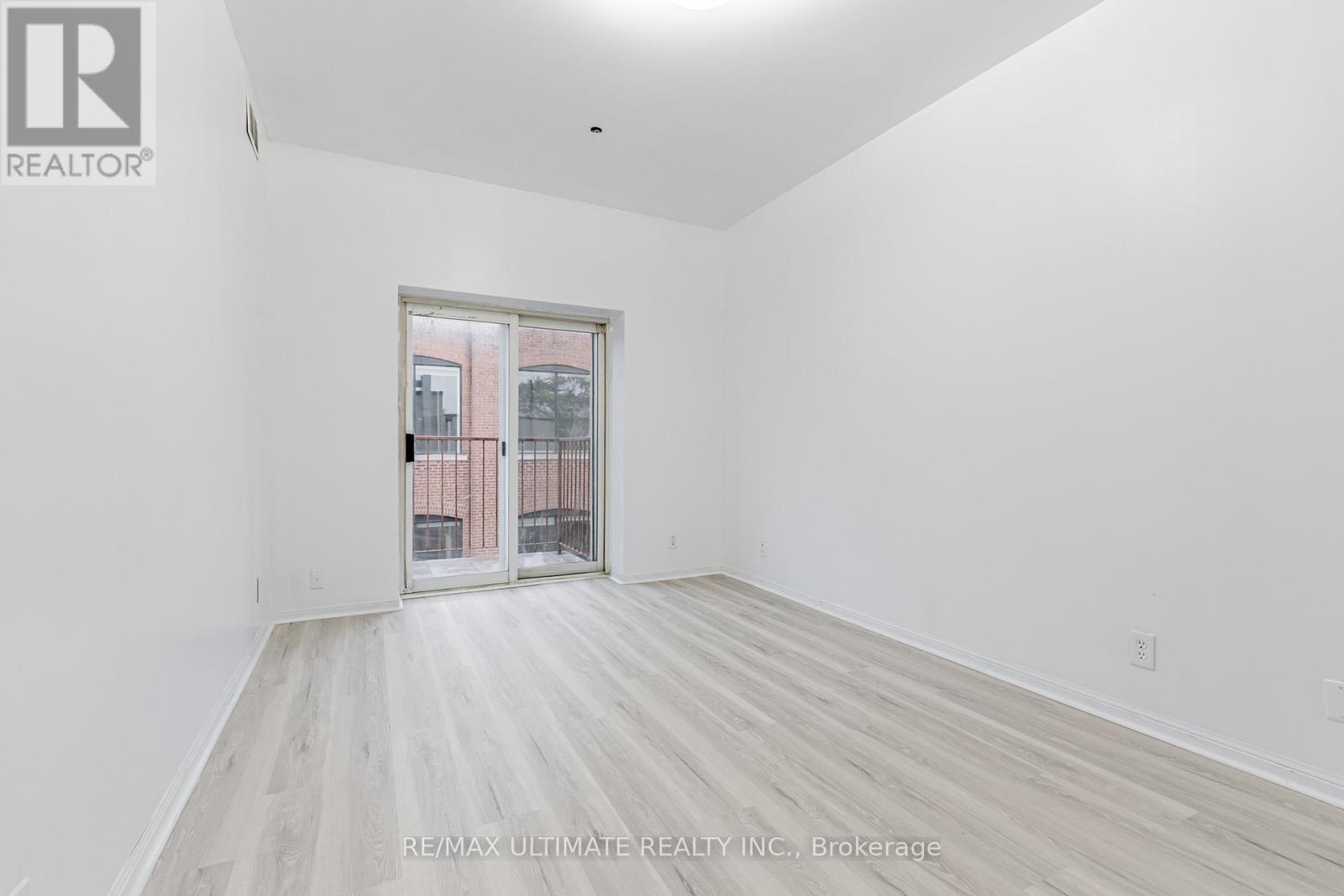 5 - 966 Queen Street E, Toronto, Ontario  M4M 1K1 - Photo 11 - E12528084