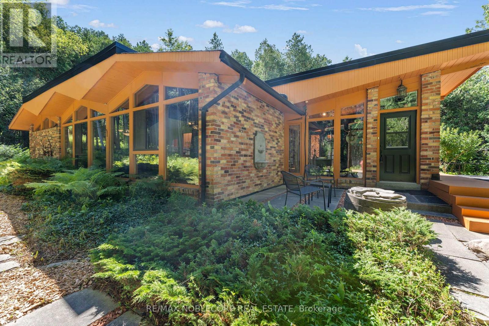 3435 Greenwood Road, Pickering, Ontario  L1X 0J3 - Photo 2 - E12528116