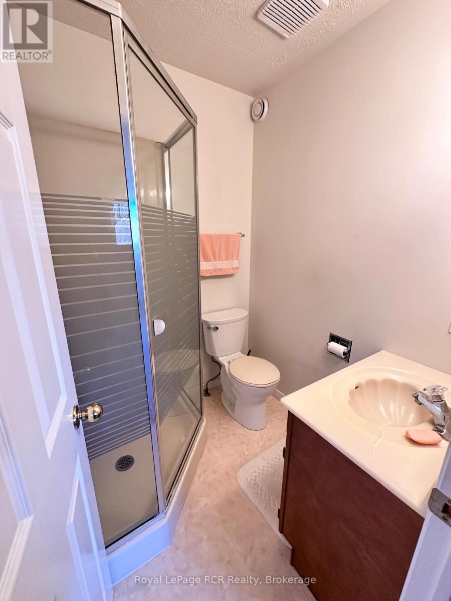 218 4th Street Crescent, Hanover, Ontario  N4N 3S2 - Photo 35 - X12467712