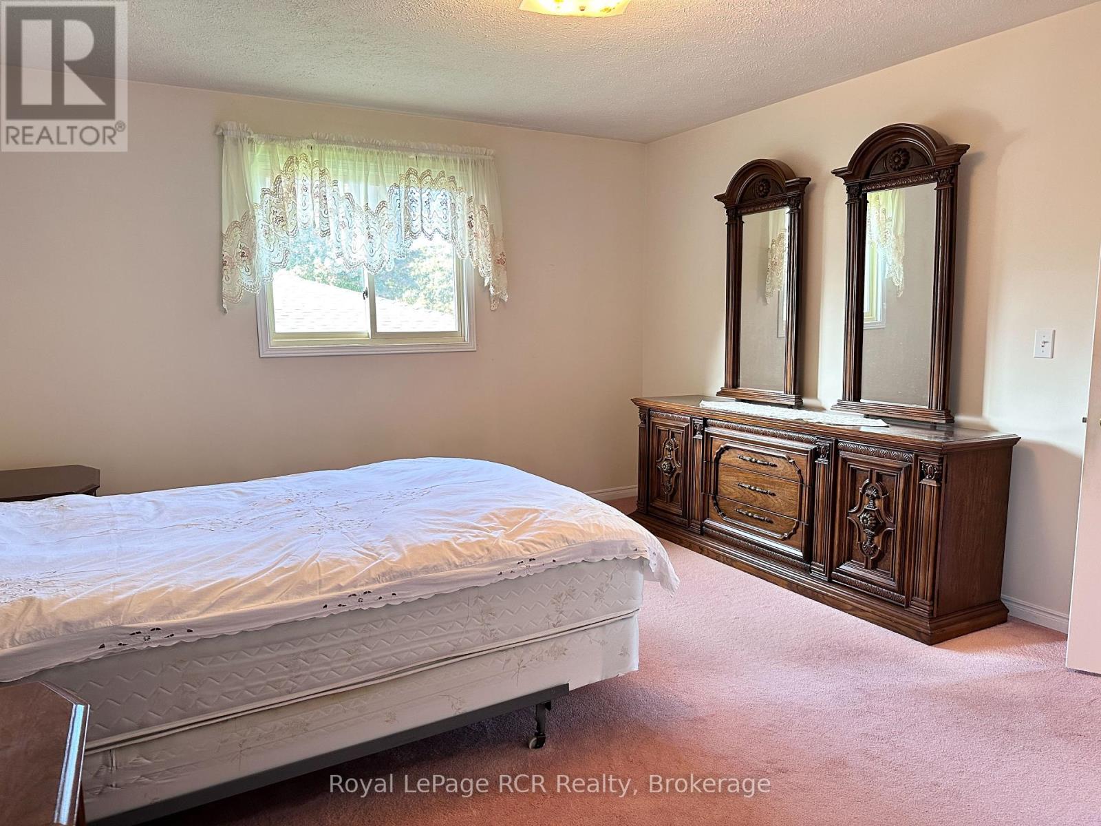 218 4th Street Crescent, Hanover, Ontario  N4N 3S2 - Photo 33 - X12467712